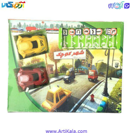 تصویر بازی شهر کوچک پارچه ای به همراه علایم رانندگی و ماشین اسباب بازی