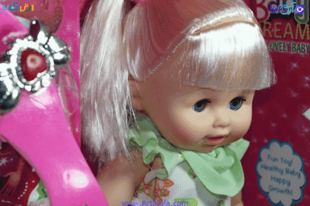 تصویر صورت عروسک بی‌بی لاولی با لوازم و دمپایی کد 01