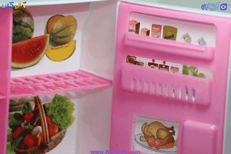 تصویر پشت درب یخچال اسباب بازی دو در مدل Dora